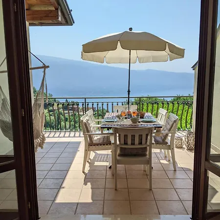 Holiday home Mit Seeblick Und Garten, Pool In Ruhiger Lage Von Am Gardasee