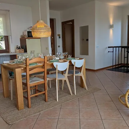 Mit Seeblick Und Garten, Pool In Ruhiger Lage Von Am Gardasee Holiday home *